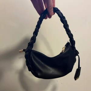 Miniväska NLYTrend - Använd 2 gånger, nyskick  