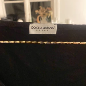 Dolce & Gabbana  - Säljer min dolce gabbana t- shirt i storlek S🖤