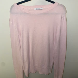 Stickad tröja - Hej, jag säljer min stickade tröja ifrån Gina tricot, säljer pga att de inte kommer till användning, jätte bra skick.☺️