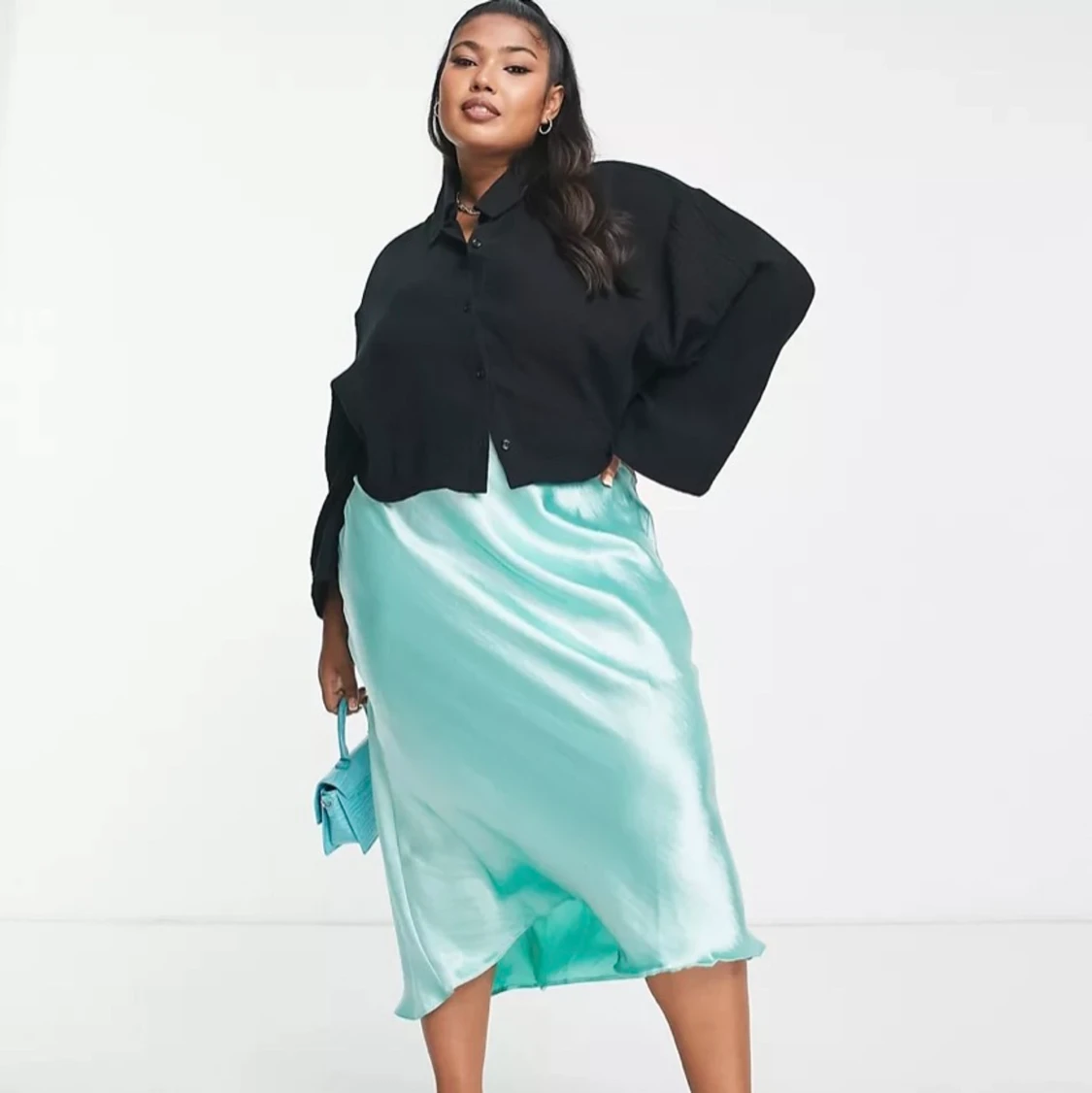 Oanvänd svart kort skjorta  - 90