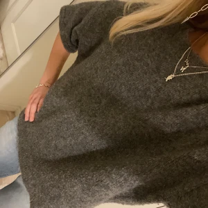 Kortärmad stickad tröja - Superfin kortärmad stickad tröja från zara❤️