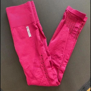 Träningsbyxor - Ett par träningsbyxor från gymshark, aldrig använda bara testad, stl xs