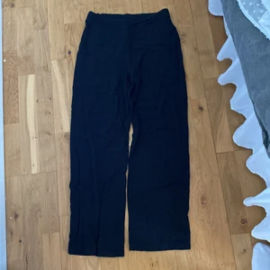 Svarta bomullsbyxor  - Mysbyxor i mitt tycke! Supersköna! Knappt använda