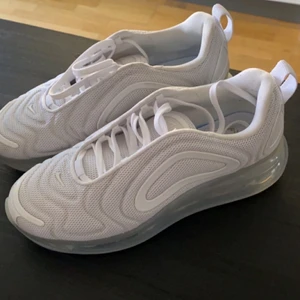 Nike 720 - Storlek 36,5 använda en gång. Sitter för tajt på foten.