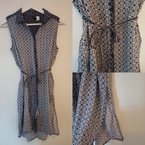 Klänning - Jättefin klänning från h&m, helt oanvänd. Passar 34/36.