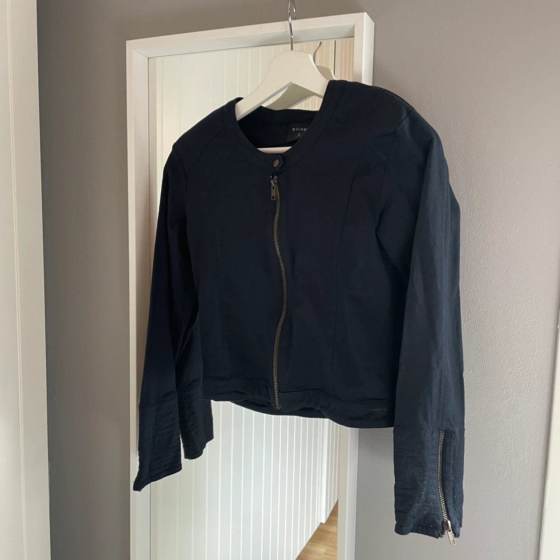 Jacka/kofta i ”bikermodell”