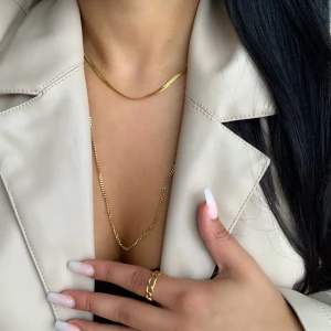 Smycken  - Halsband och ringar 