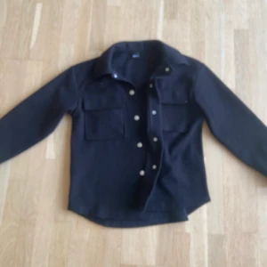 Kappa - Fin kappa från Gina tricot Lite nopprig men i övrigt fint skick Strl xxs men passar xs också 