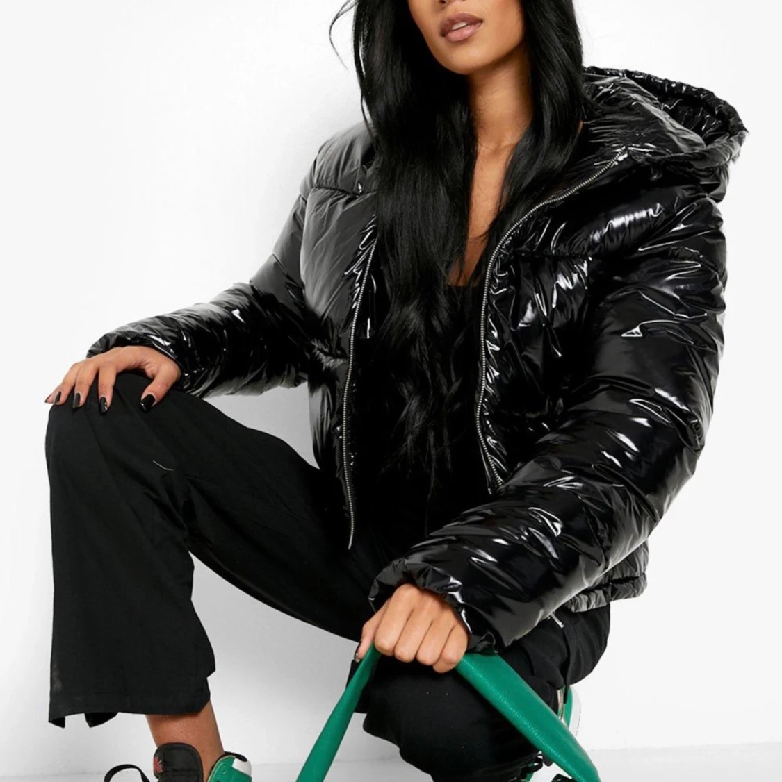 Glansig pufferjacka i återvunnet tyg - 90