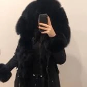 Fatima päls jacka (fake päls) - Använd endast 1 gång då jag nu är gravid och ej passar i den. Stolek S men kan anvöndas både som XS och S.
