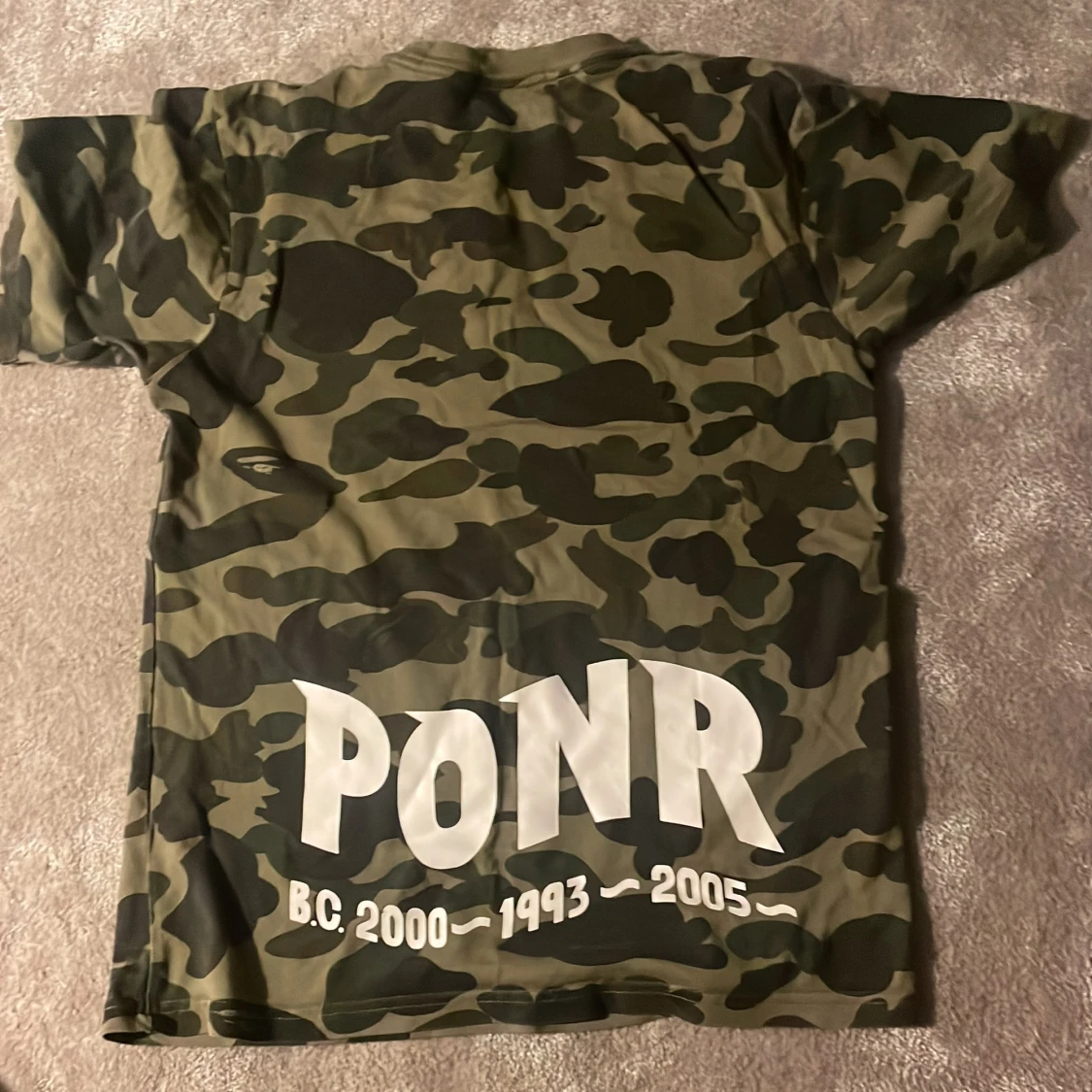 BAPE shark tshirt storlek small - 91