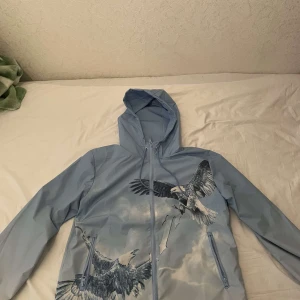 Trapstar vindjackan - Säljer helt ny trapstar vindjacka, såklart äkta och helt oanvänd