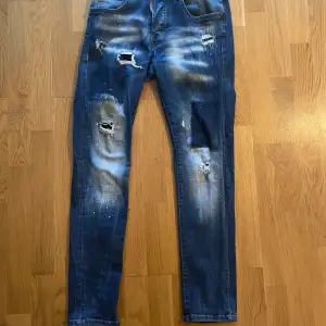 Dsquared 2 Jeans ( ÄKTA ) Cond 8/10 Storlek 44