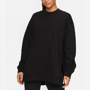 Tröja stronger  - Svart tröja från stronger. Helt oanvänd med tags kvar🖤 nypris 699:- 