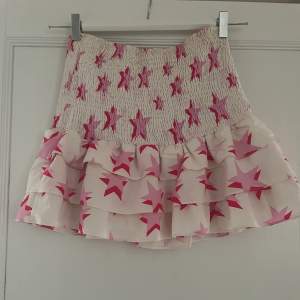 Snygg kjol säljer för 200kr 