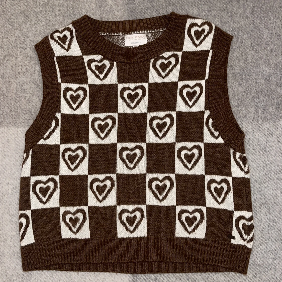 Brown Heart pattern sweater vest