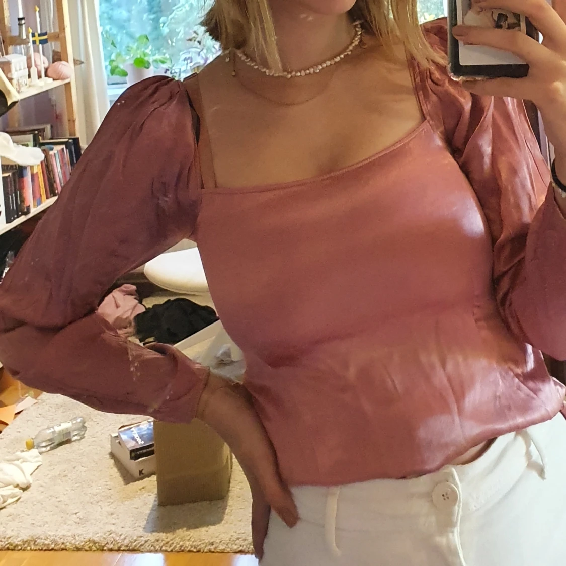 Rosa satintopp från Weekday - 90