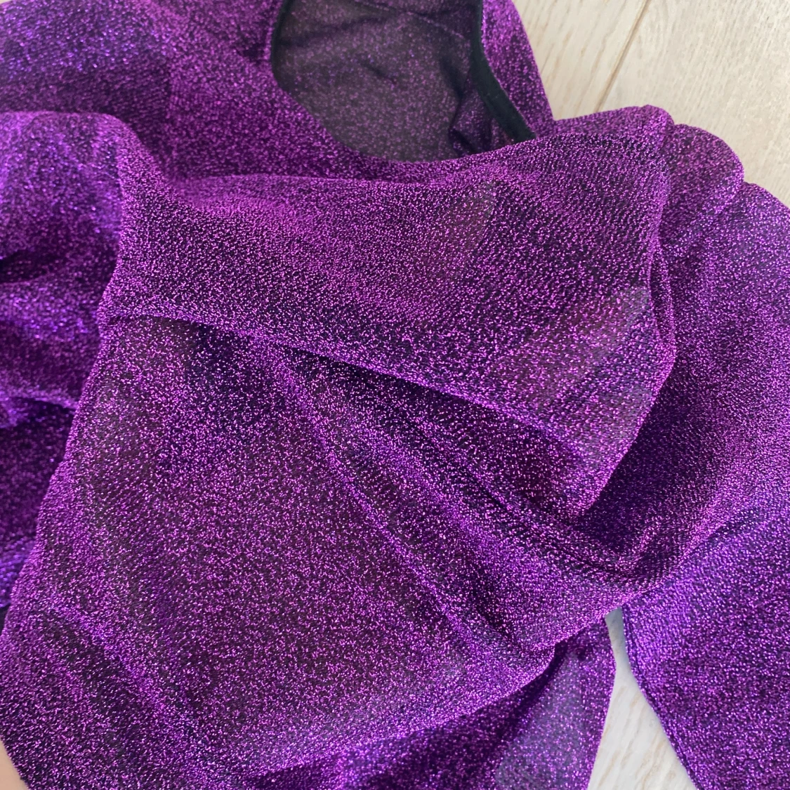 Genomskynlig glitter tröja från Gina Trico - 91