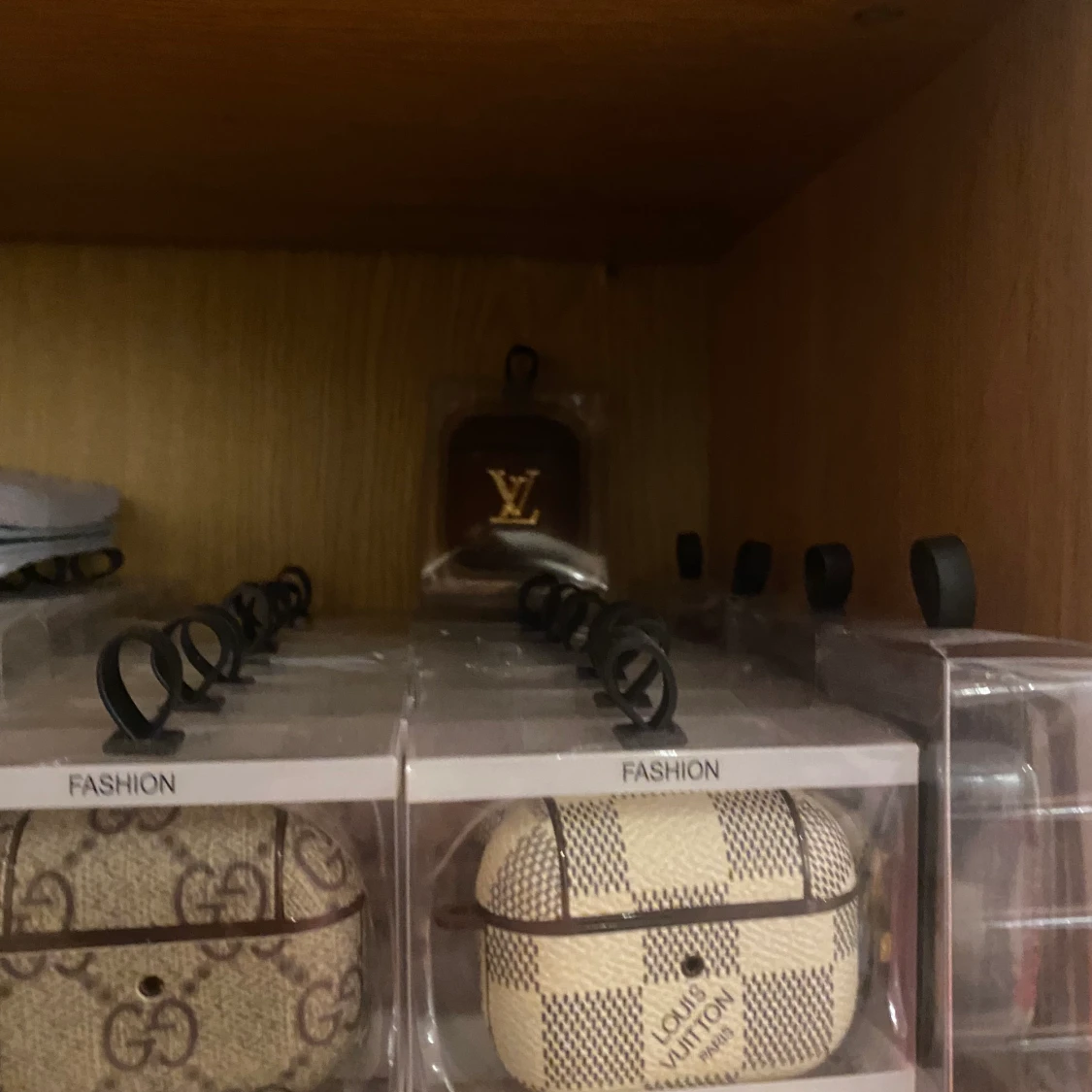 Small bussiness skal Airpods och mobil fodral