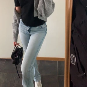 Zara jeans  - Zara midrise jeans! Pris kan diskuteras! 