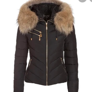 hollies jacka - Har haft den i 2 år 