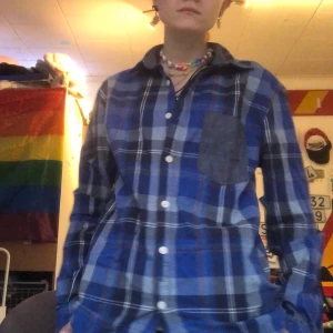 Jack&jones skjorta - Blå skjorta från jack&jones Bekväm  Säljs pga måste rensa ut mina skjortor 