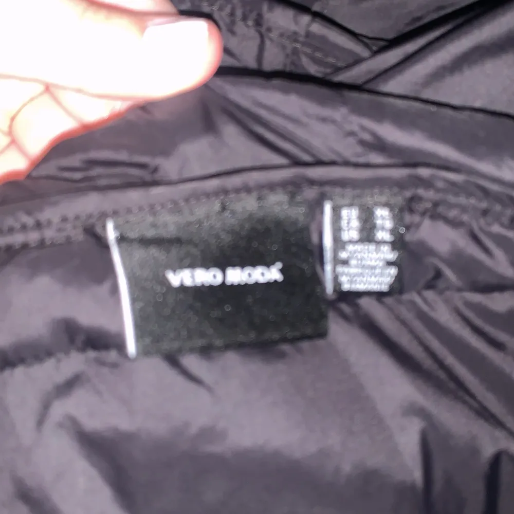 Super fin jacka från Vero Moda. Storlek Xl. Säljer för 120kr +frakt. Hör av er vid frågor💞. Jackor.