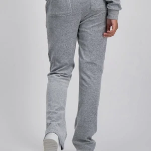 Juicy couture  - Säljer dessa för 700kr i st 14-15 år, dom är inte använda bara testade men jc är lite anurlunda men hittade inte bild, skriv privat för fler bilder