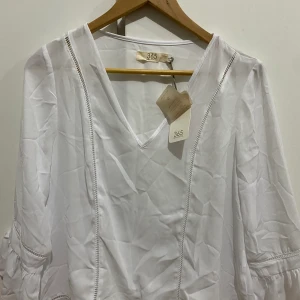 Nini Blus - Jättefin nini blus från 365🤍, lappen är kvar nypris 499