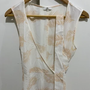 BLUS  - Jättefin blus från MQ