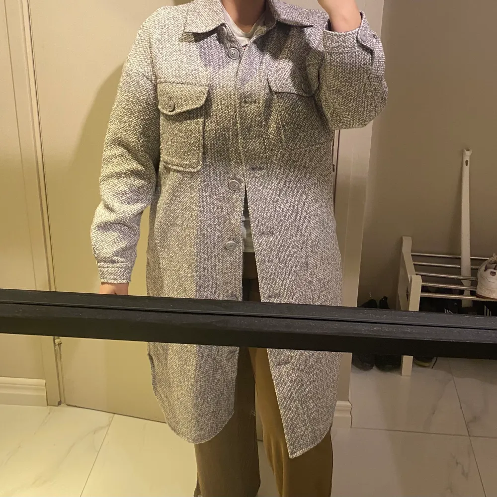 Skjortajacka från Vero Moda Storlek M Helt ny prislappen fortfarande på . Takit.