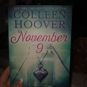 November 9 - Denna super populära bok från Colleen Hoover. I nyskick då jag endast läst den en gång. Köpt för 119kr. Hela boken är på engelska 💗