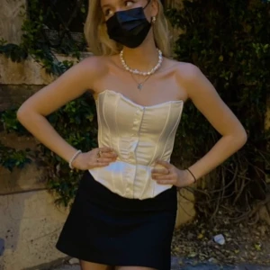 Vit korsett  - Vit korsett i nyskick