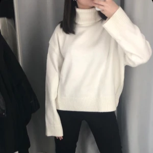 Offwhite Stickad tröja - Super fin ifrån Hm❤️