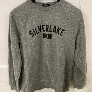 Grå Tröja  - Grå tjocktröja från Forever 21