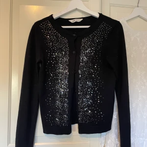 Paljett kofta - Kofta från H&M med paljetter. Passar s-m💕