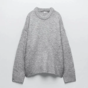 Grå stickad tröja zara - As mysig tröja Som tyvärr inte kommit till användning så mycket❤️