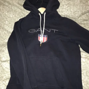 Gant hoddie - gant hoddie  använd men i mycket gott skick liten i storleken 