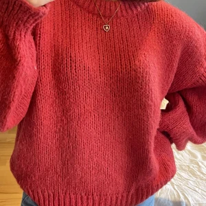 Zara Röd Knit - Knappt använd, tjock stickad❤️