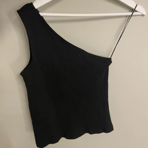 Topp - Helt oanvänd topp ifrån Vero Moda, hör av er vid intresse❤️