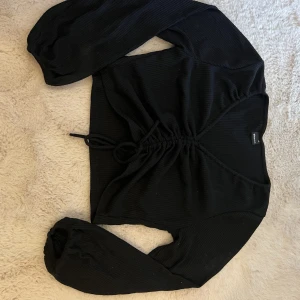 Tröja från Gina  - Tröja med dragsko från Gina 