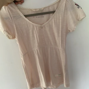 Blus från Odd Molly - Blus från odd Molly 💜 i storlek 0 (som storlek S/XS ungefär)