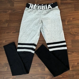 Snygga träningsleggings - Supersnygga leggings i storlek S.  Använda få gånger.  Nypris 699kr.