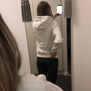 Sail racing kofta  - Jättefin sail racing kofta som Aldrig är använd som bara legat i garderoben tyvärr . Nytt skick och säljs till ett bra pris 