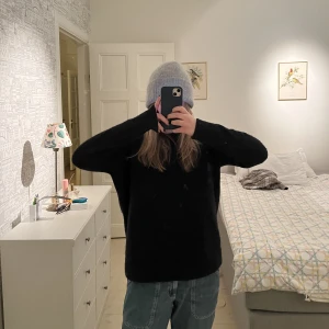 Samsoe samsoe tröja - Stickad tröja i bra skick. Använd fåtal gånger