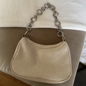 Väska - Biege väska 