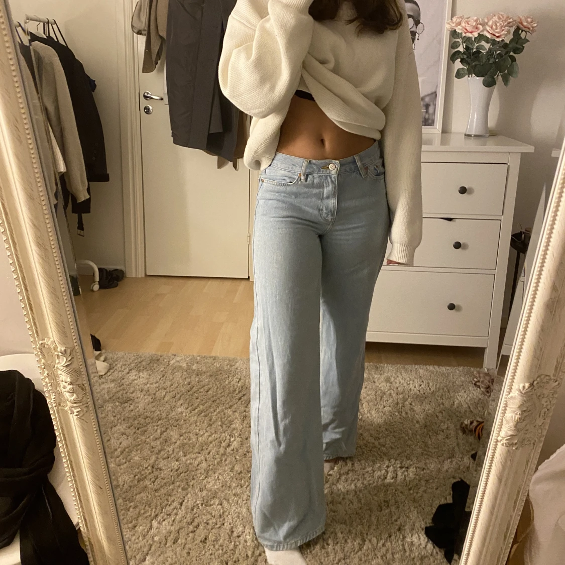 Ljusblåa jeans raka low waist