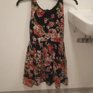 Jag skulle vilja att sälja den hä kläningen - Bra klänning att ha på sig