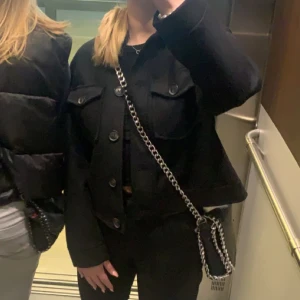 Kort kappa - säljer denna as snygga korta kappa från vero moda då den har blivit för kort för mig💗