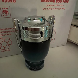 Paco RabanneInvictus Legend - Mer än Halva flaskan kvar av 50 ML. Aromatisk träig doft med friska noter 